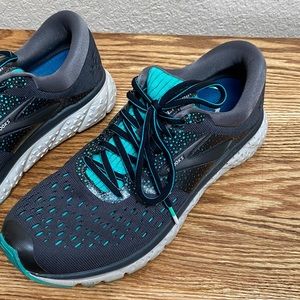 Brooks Glycerin 16. Women’s size 11